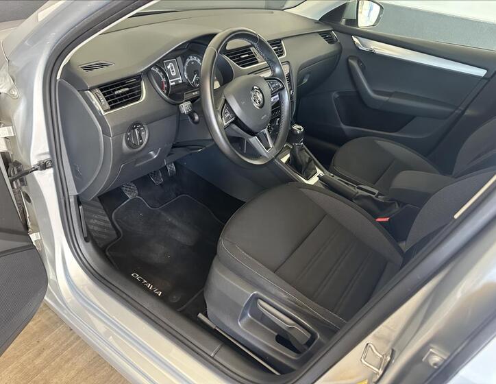 Škoda Octavia 10