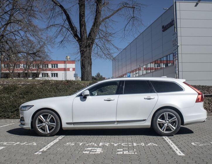 Volvo V90 8