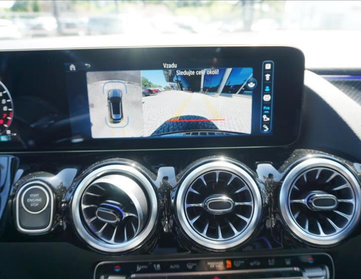 Mercedes-Benz GLA 18