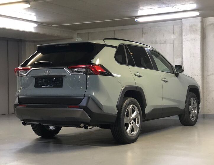 Toyota RAV4 5