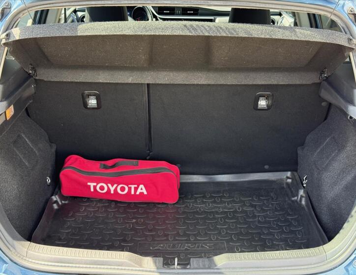 Toyota Auris 19