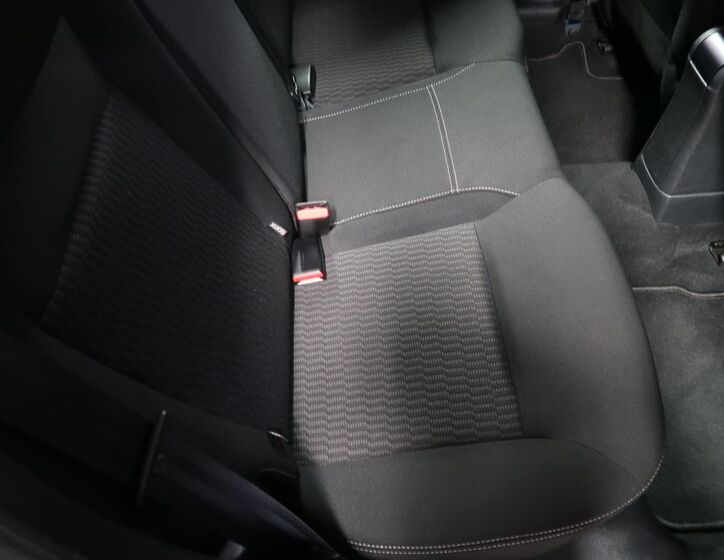 Peugeot 208 12