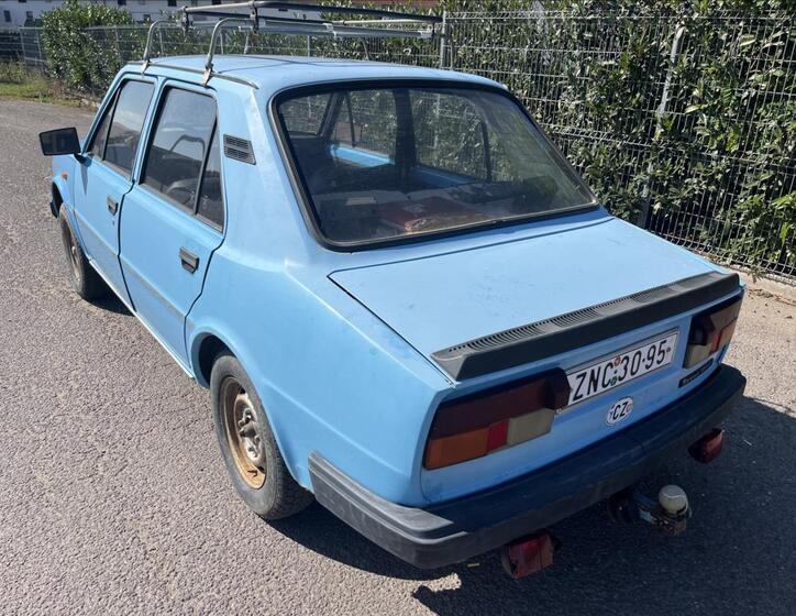 Škoda 105 8