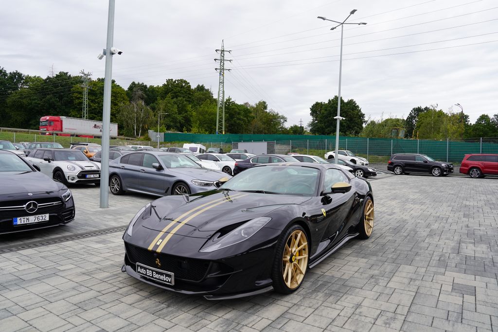 Ferrari 812