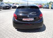 Peugeot 208 10