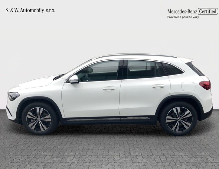 Mercedes-Benz GLA 8