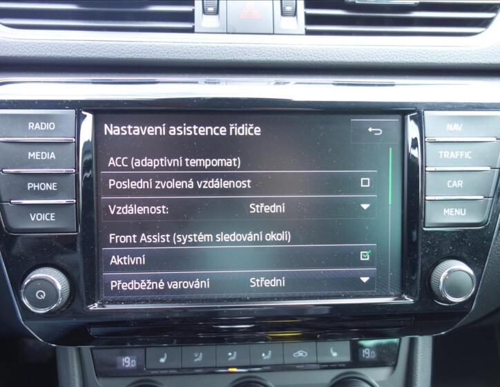 Škoda Superb 32
