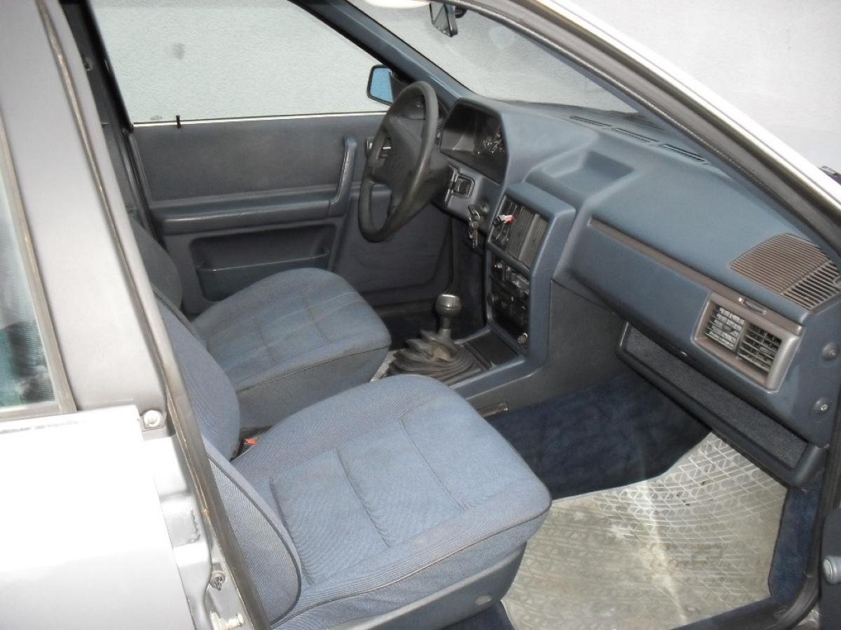 Audi 100