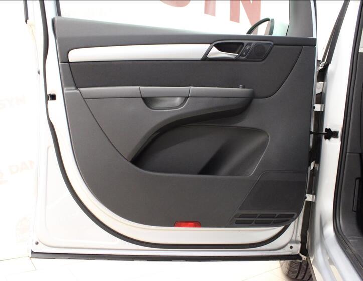 Volkswagen Sharan 9