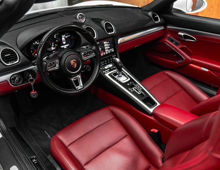 Porsche Boxster 24