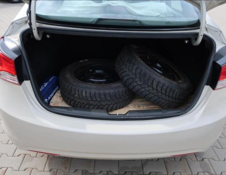 Hyundai Elantra 18