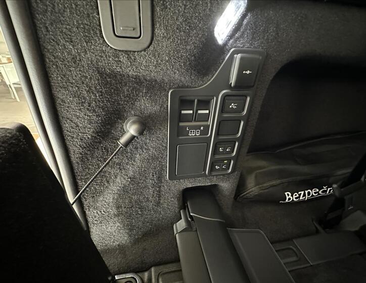 Land Rover Discovery 21