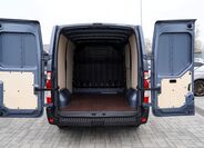 Nissan NV400 11