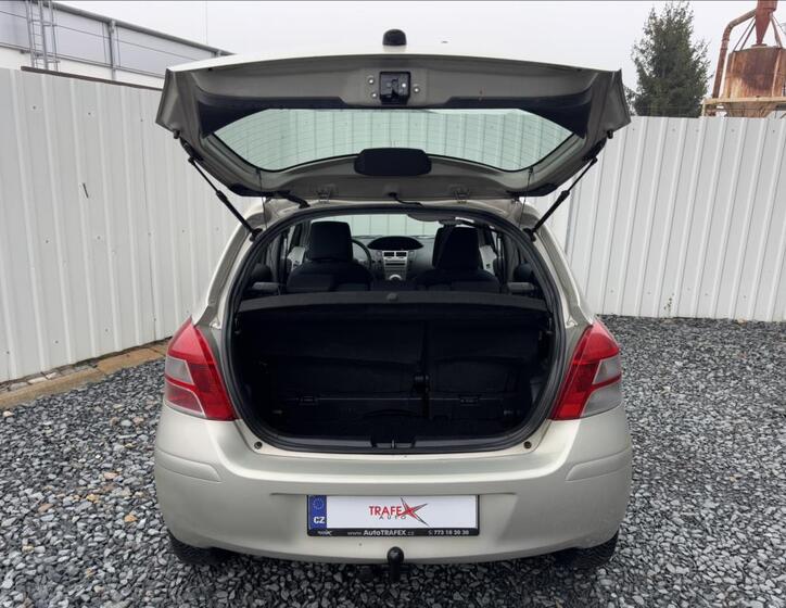 Toyota Yaris 12