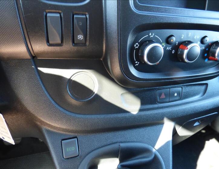 Renault Trafic 16