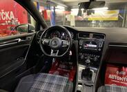 Volkswagen Golf 28