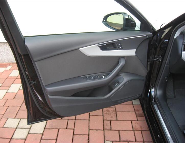 Audi A4 13