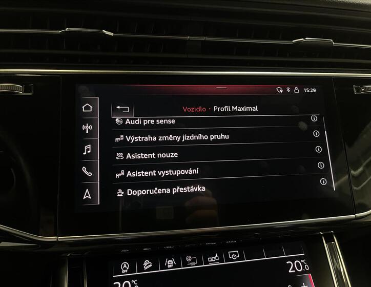 Audi Q8 11
