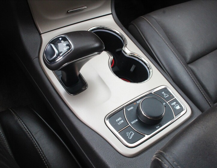 Jeep Grand Cherokee 23