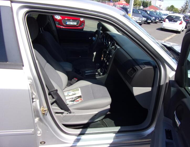 Dodge Magnum 8