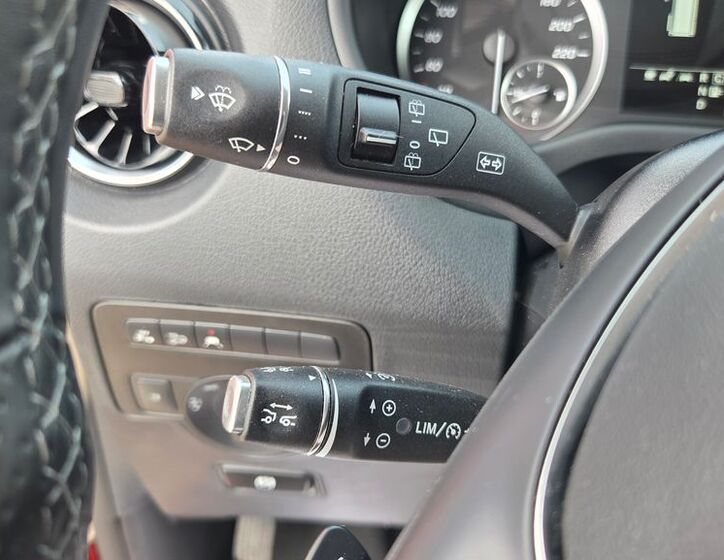 Mercedes-Benz Vito 16