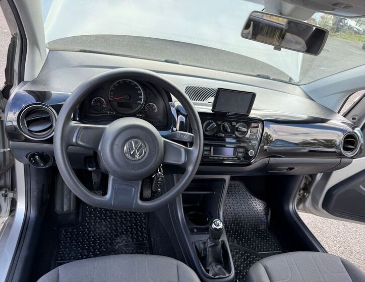 Volkswagen up! 8