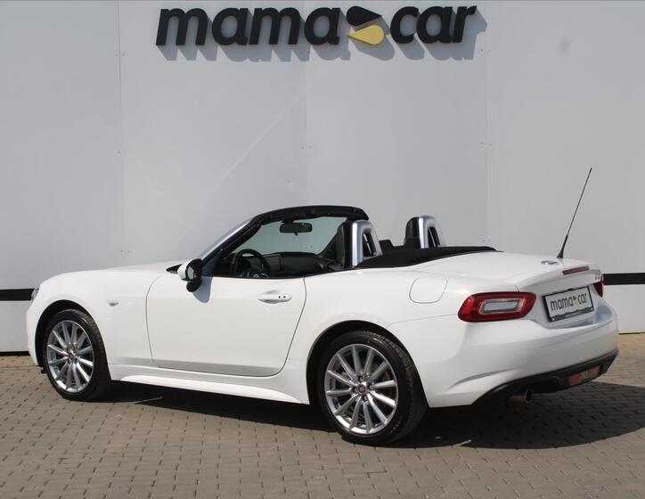 Fiat 124 Spider 5