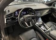 Audi Q8 6