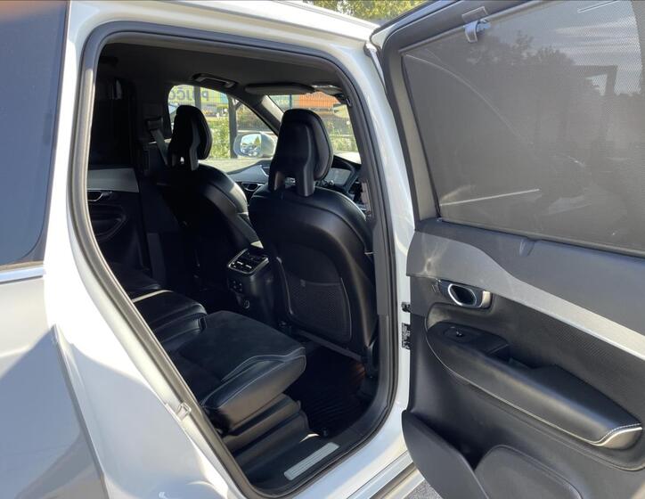 Volvo XC90 32