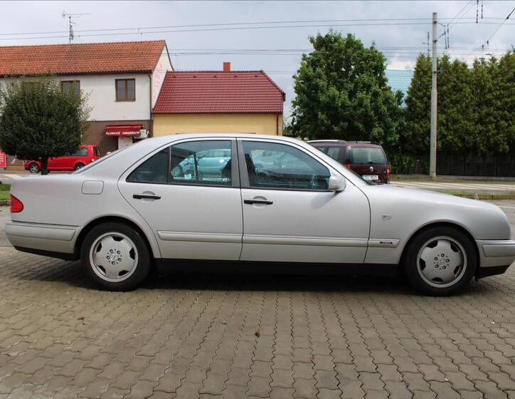 Mercedes-Benz Třídy E 3