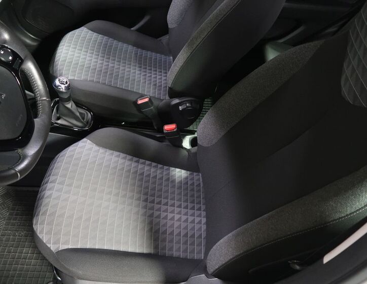 Peugeot 108 9
