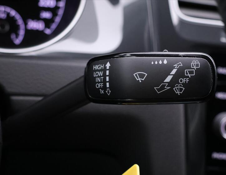 Volkswagen Golf 22