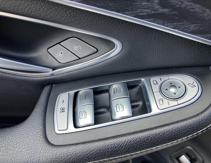 Mercedes-Benz GLC 12
