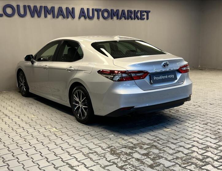 Toyota Camry 13
