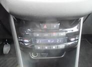 Peugeot 208 13