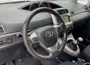 Toyota Verso 12
