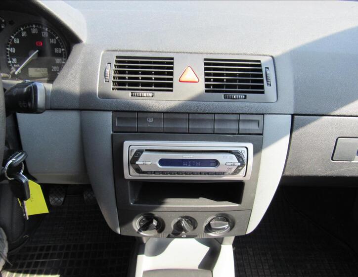 Škoda Fabia 15