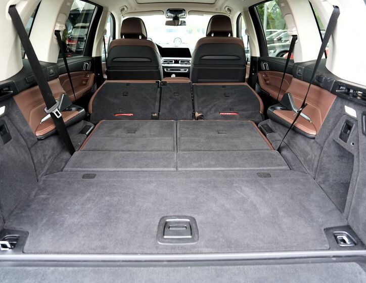 BMW X7 13