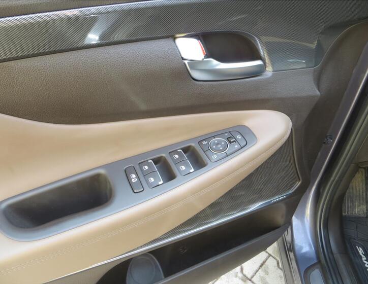 Hyundai Santa Fe 12