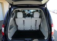 Chrysler Town & Country 27