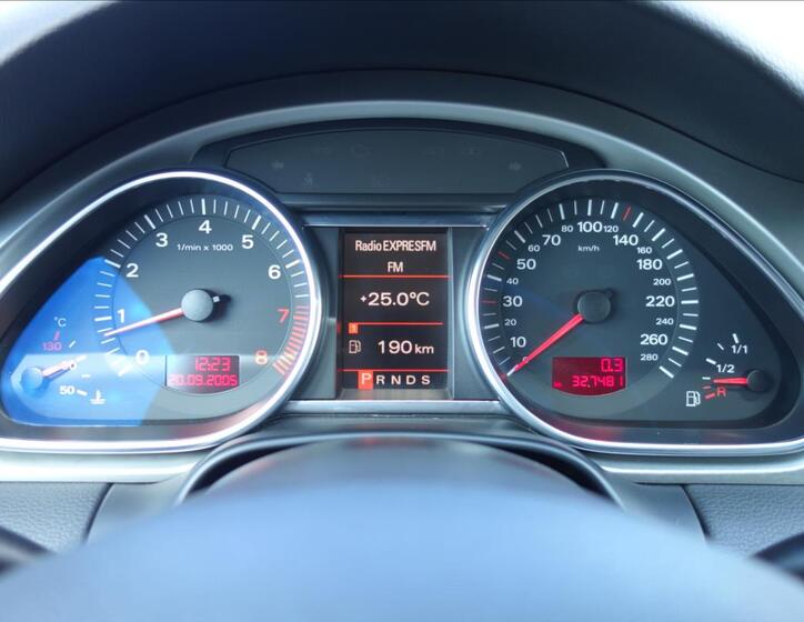 Audi Q7 32