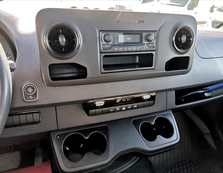 Mercedes-Benz Sprinter 11
