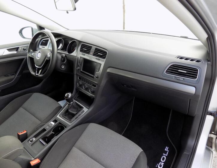 Volkswagen Golf 17