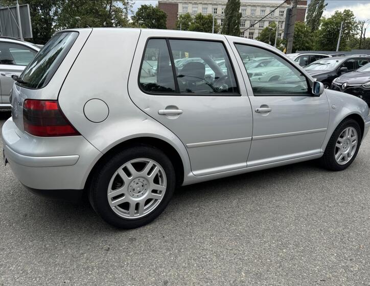 Volkswagen Golf 13