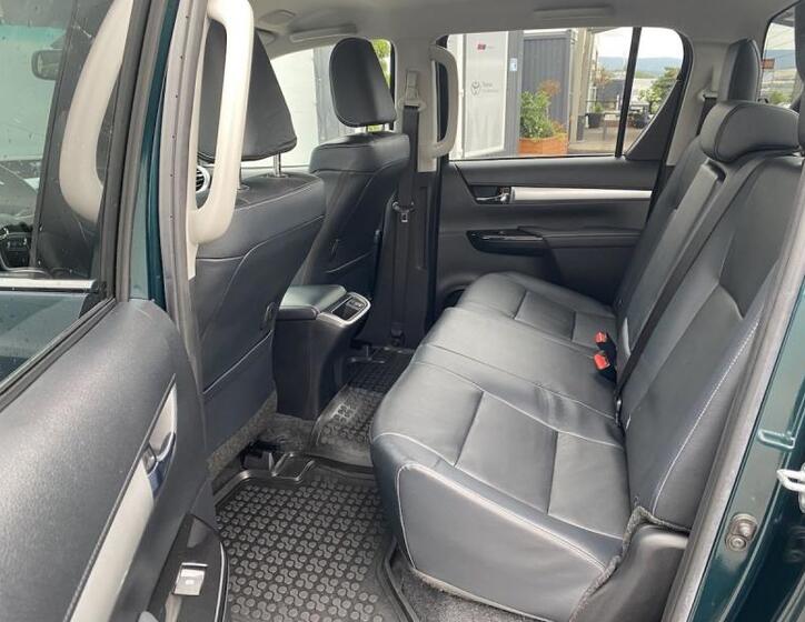 Toyota Hilux 12
