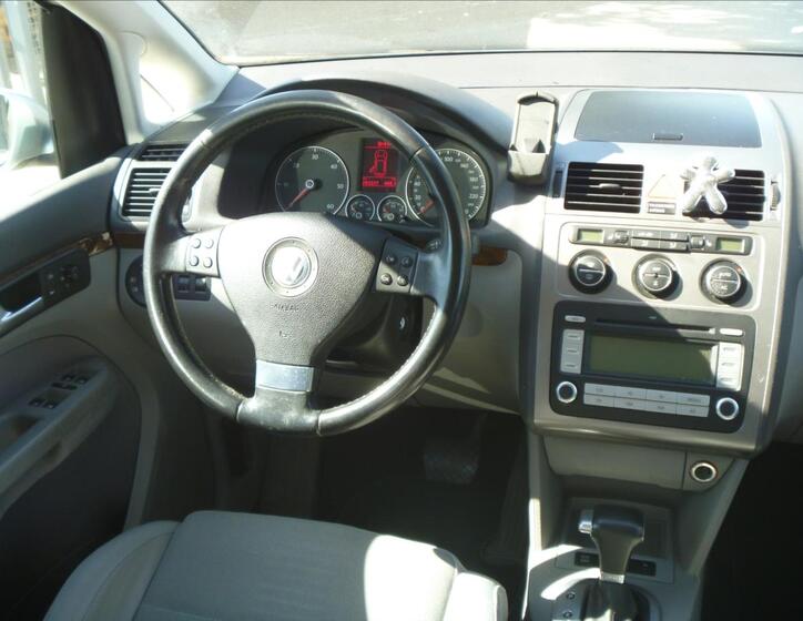 Volkswagen Touran 16