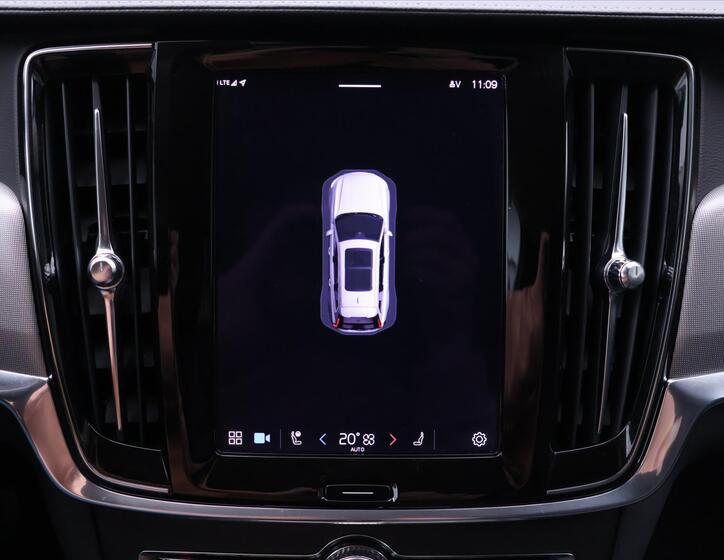 Volvo V90 29