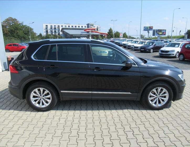 Volkswagen Tiguan 8