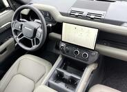 Land Rover Defender 28