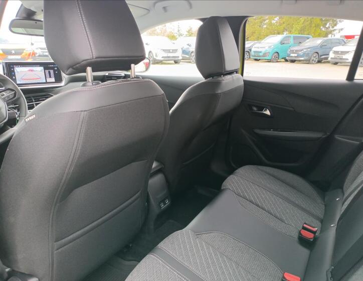 Peugeot 208 21